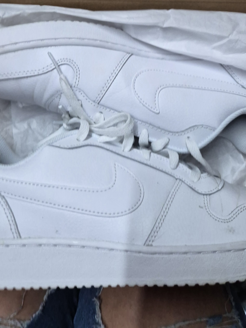 White Nike Ebernon Low sneakers